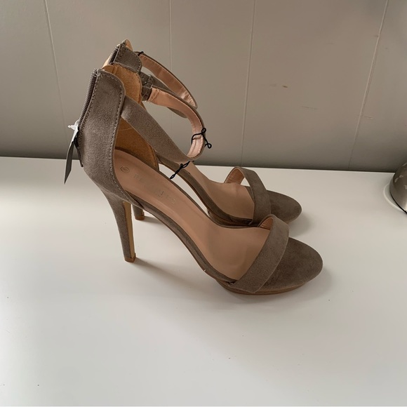 NWT open toe formal high heels - Picture 2 of 5